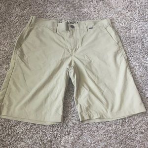 Men’s Hurley khaki shirts in very good used condition